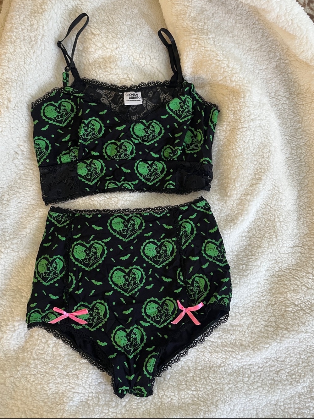 Bonsai kitten Heart Lace Bralette & High-Waist Brief Set - Black & Green “lovers